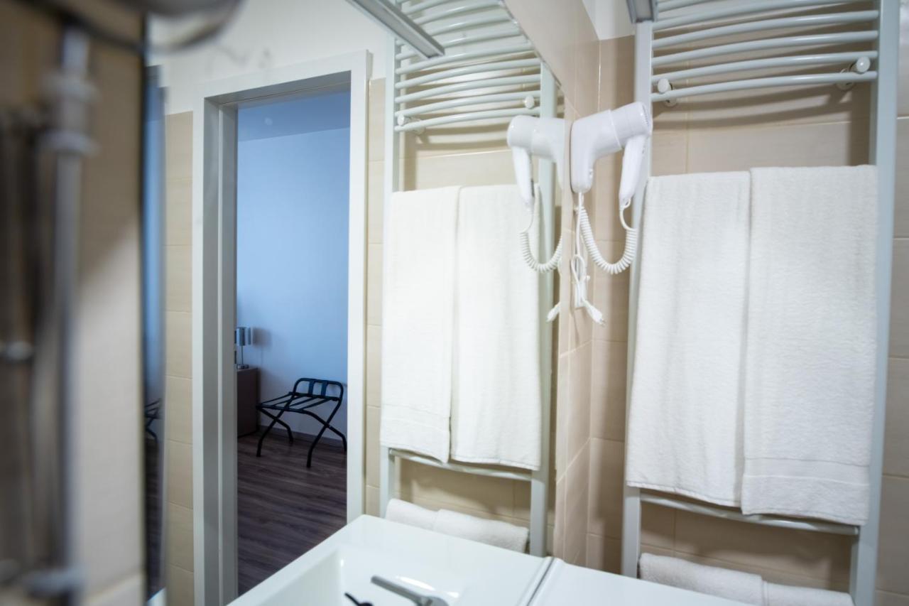 Elixir Panzio Bed and Breakfast Nyírbátor Buitenkant foto