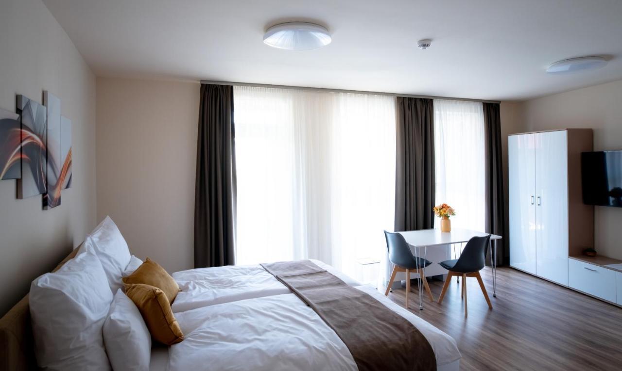 Elixir Panzio Bed and Breakfast Nyírbátor Buitenkant foto